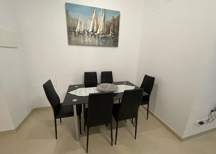 Готель Royal By Croma 3*