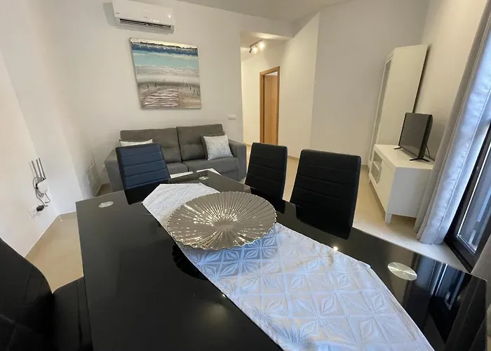 Royal By Croma فندق